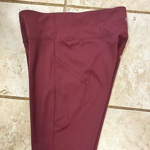 Lululemon 22 1/2” Inseam Invigorate Crop w Side Pockets size 8